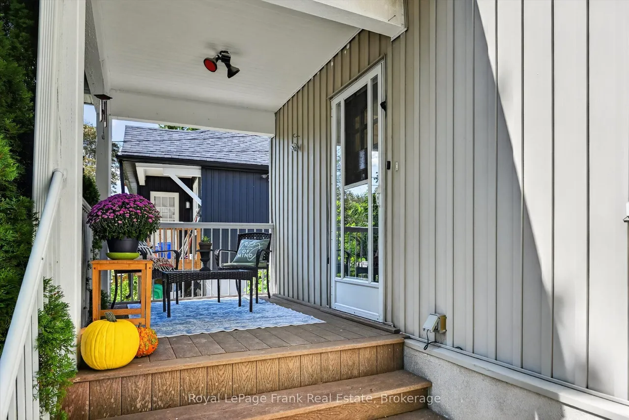 404 London Street — photo 3