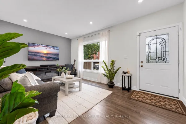 175 Wellington Street — photo 2