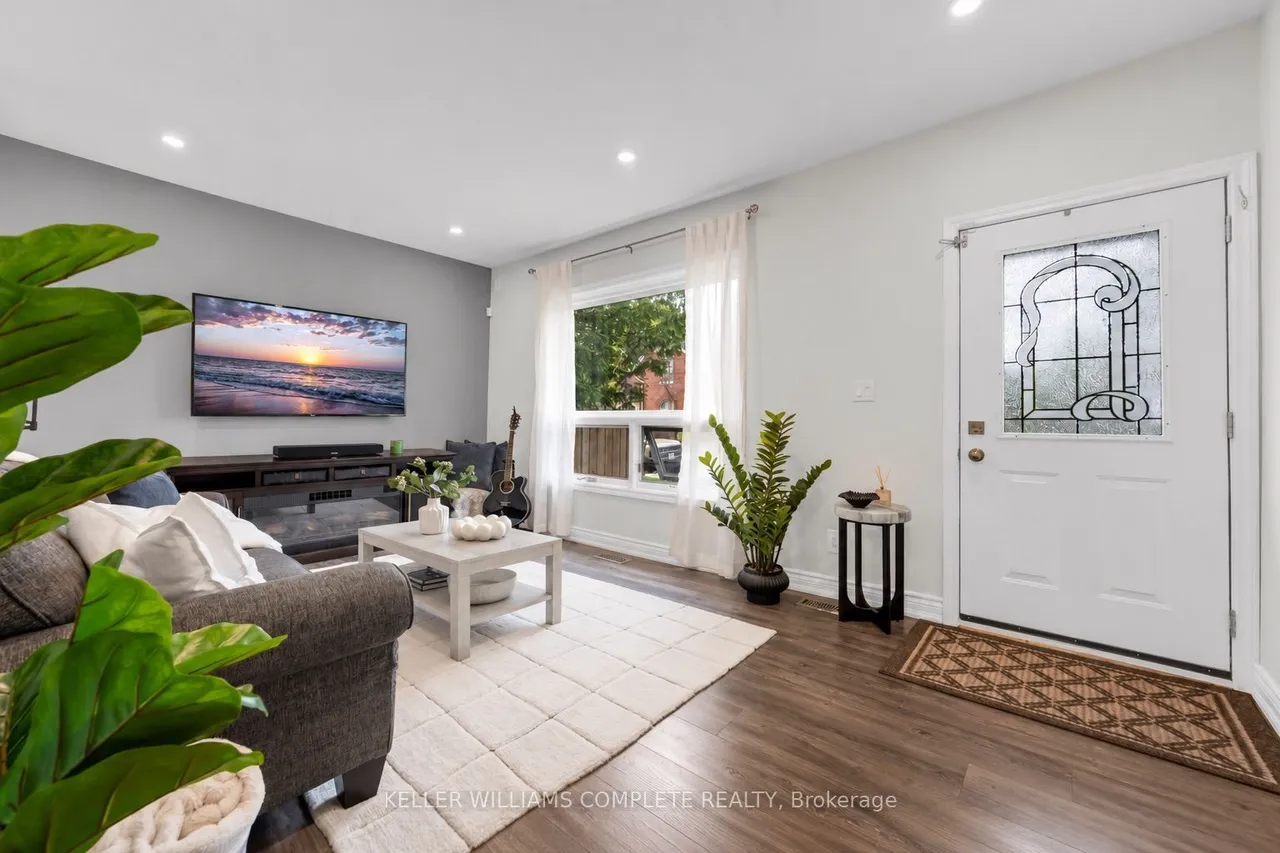 175 Wellington Street — photo 2