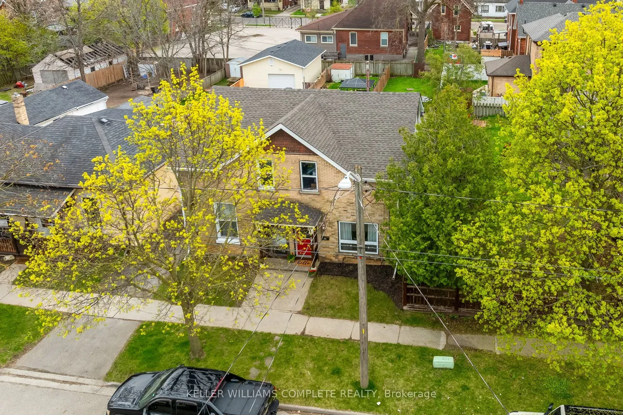 175 Wellington Street — photo 28