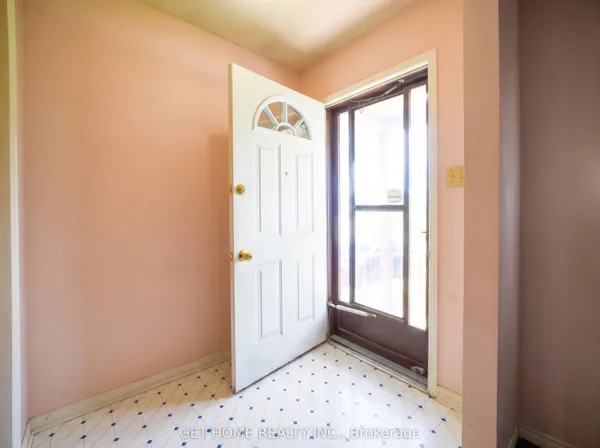 743 MILLBANK Drive — photo 2