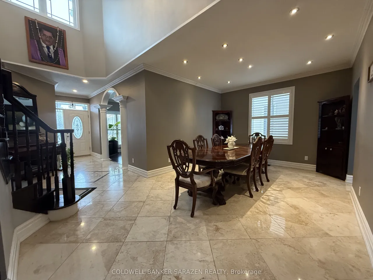 302 Edgemoore Crescent E — photo 3