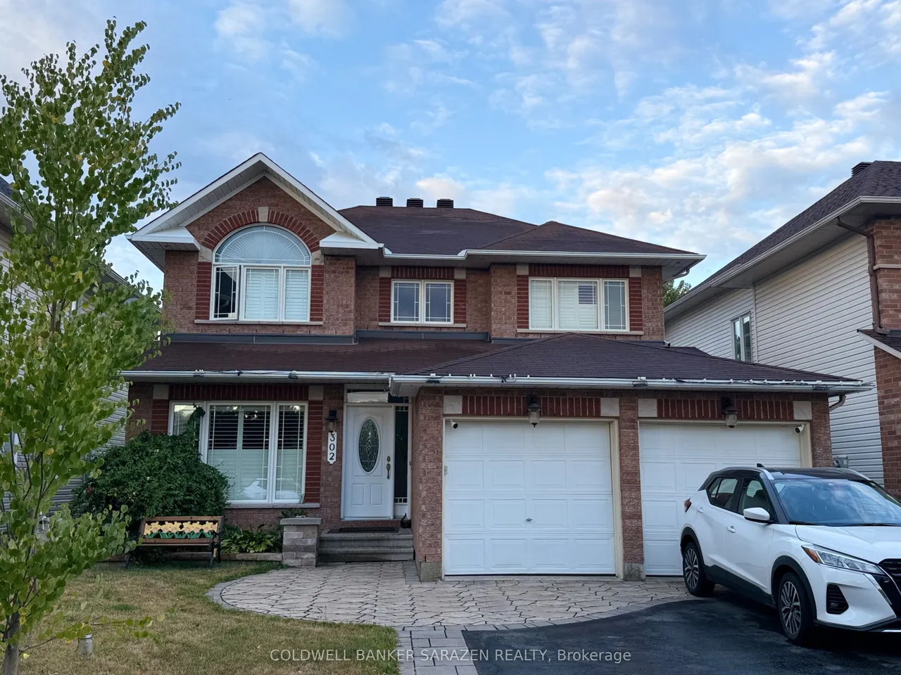 302 Edgemoore Crescent E