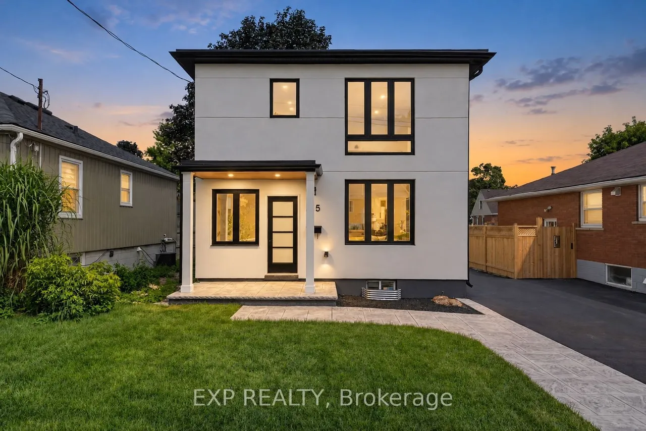325 Queensdale Avenue E
