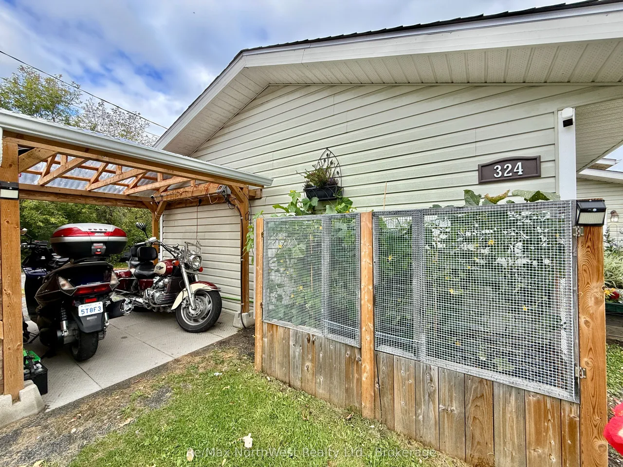 324 Beatty Street — photo 2