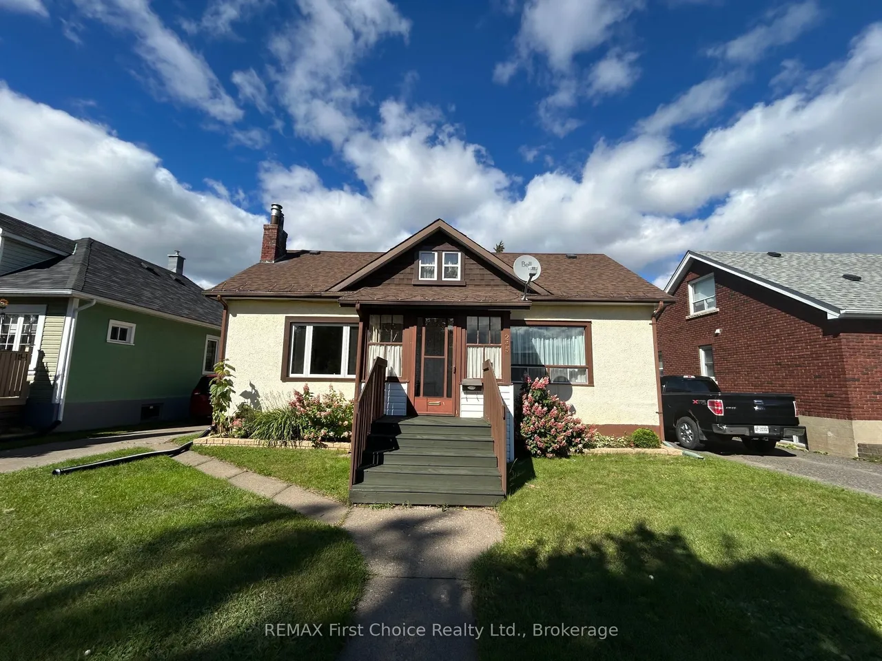 245 Francis Street W