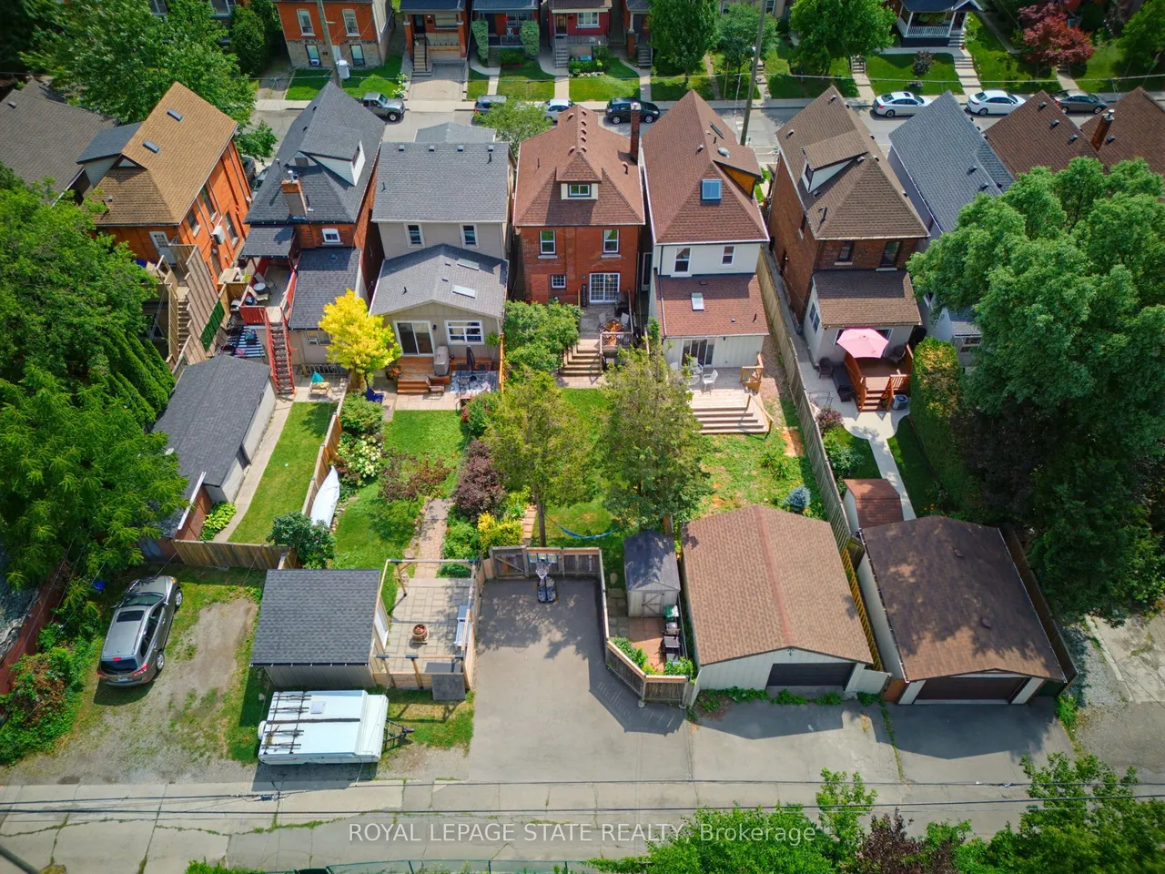 394 Charlton Avenue W — photo 44