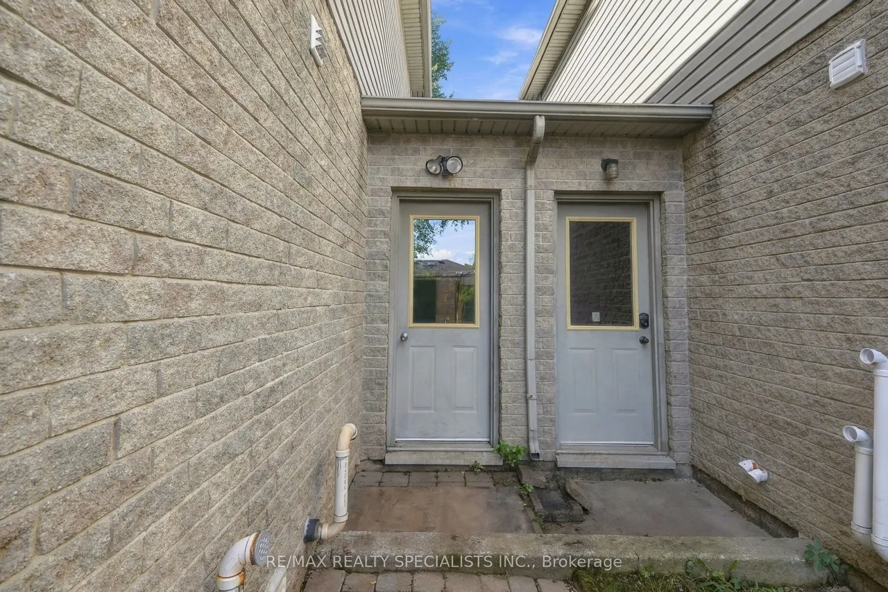 90 Foxborough Drive — photo 48