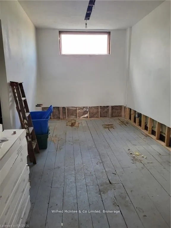 210 DURHAM Street E — photo 7
