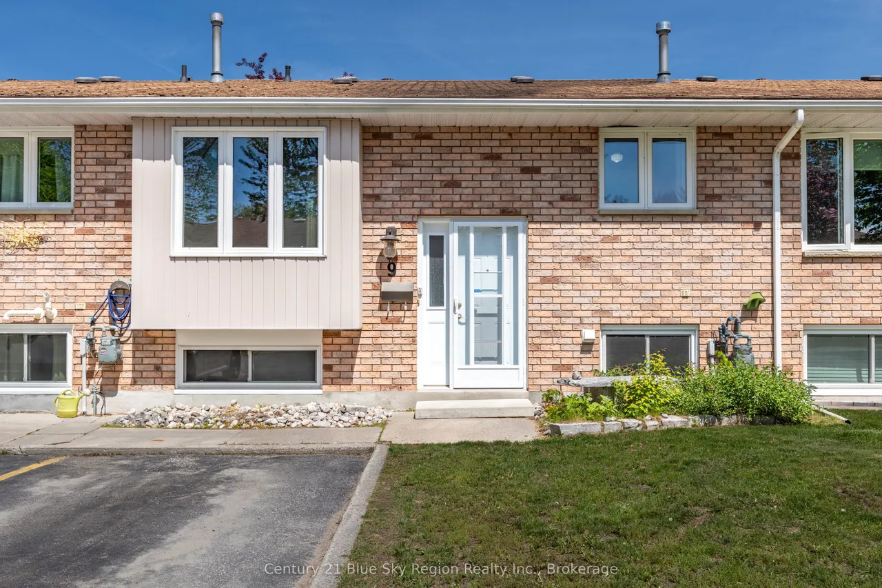 624 Lakeshore Drive, Unit 9