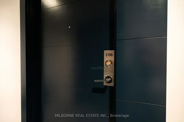 75 James Street S — photo 2