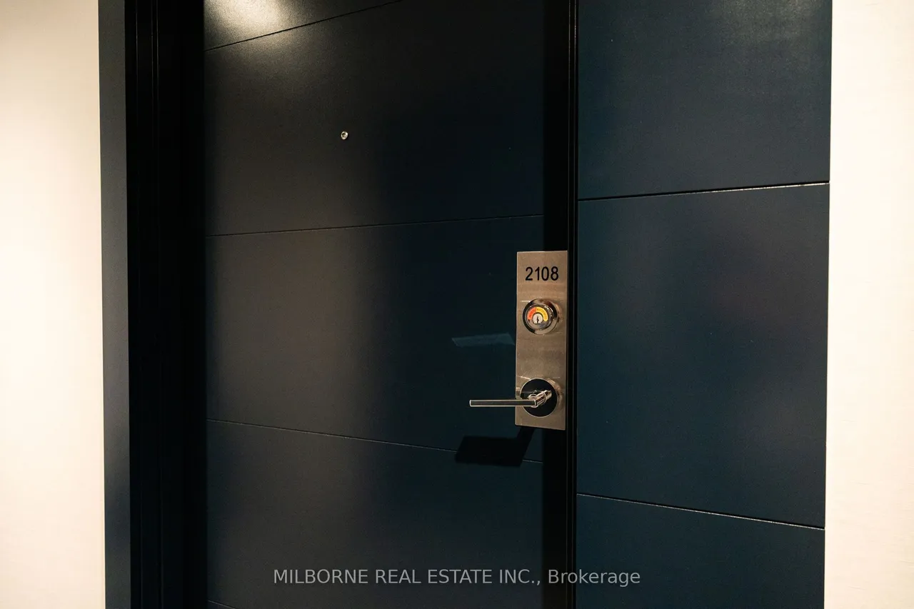 75 James Street S — photo 2