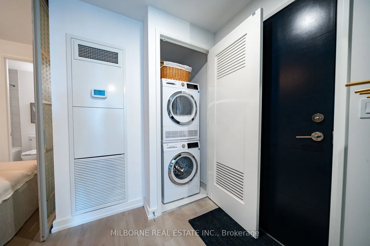 75 James Street S, Unit 2207 — photo 2