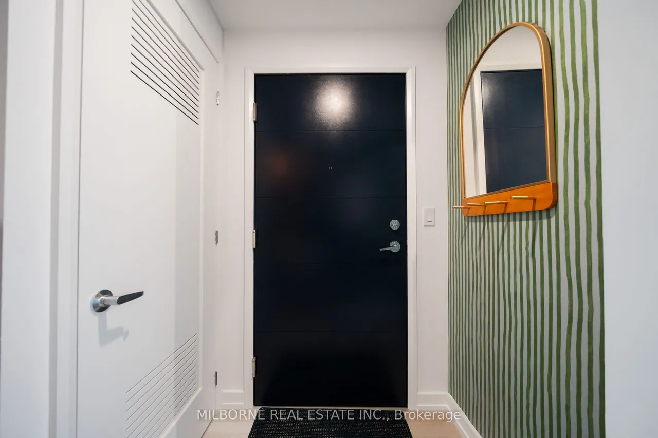 75 James Street S, Unit 2207