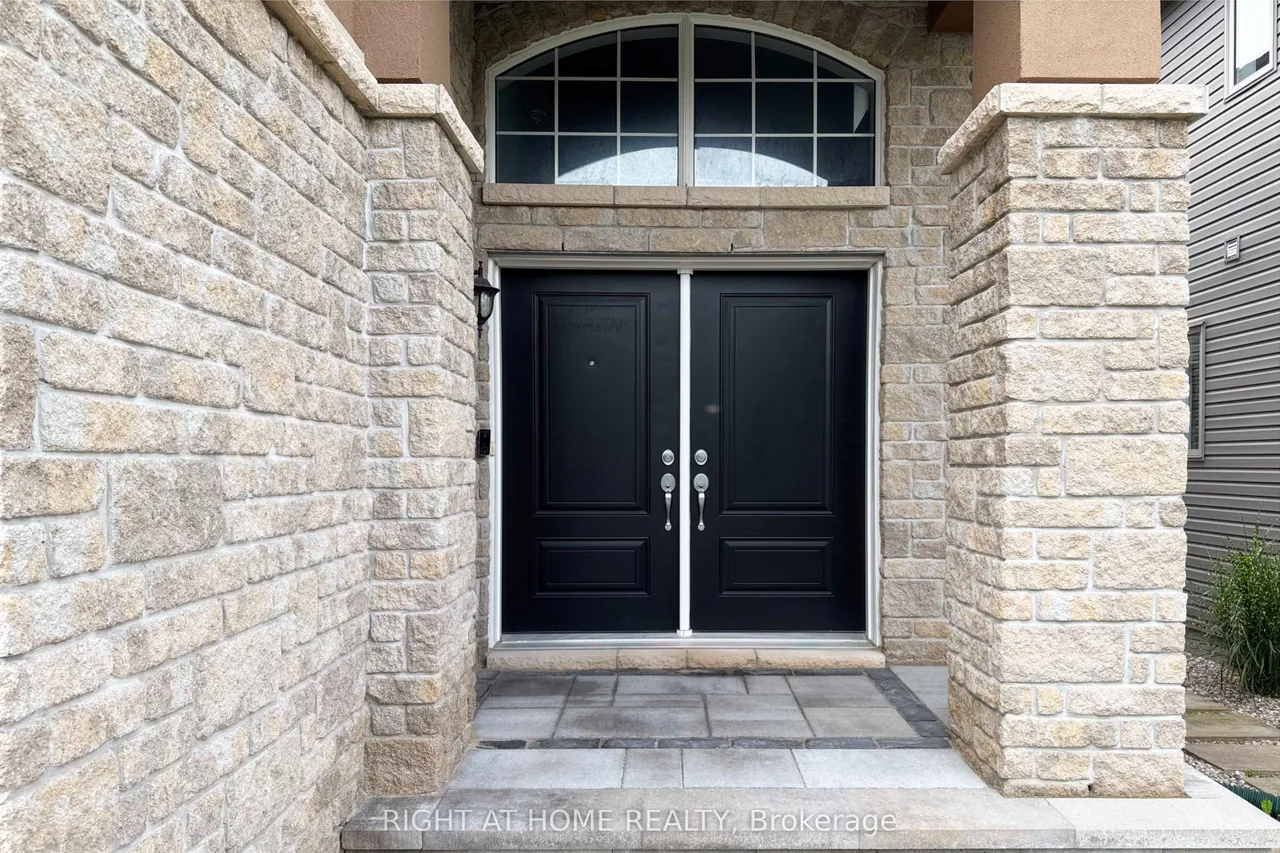 504 BRECCIA Heights — photo 3