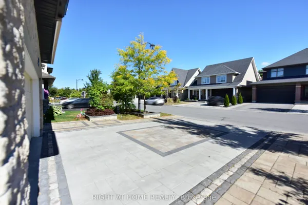 504 BRECCIA Heights — photo 2
