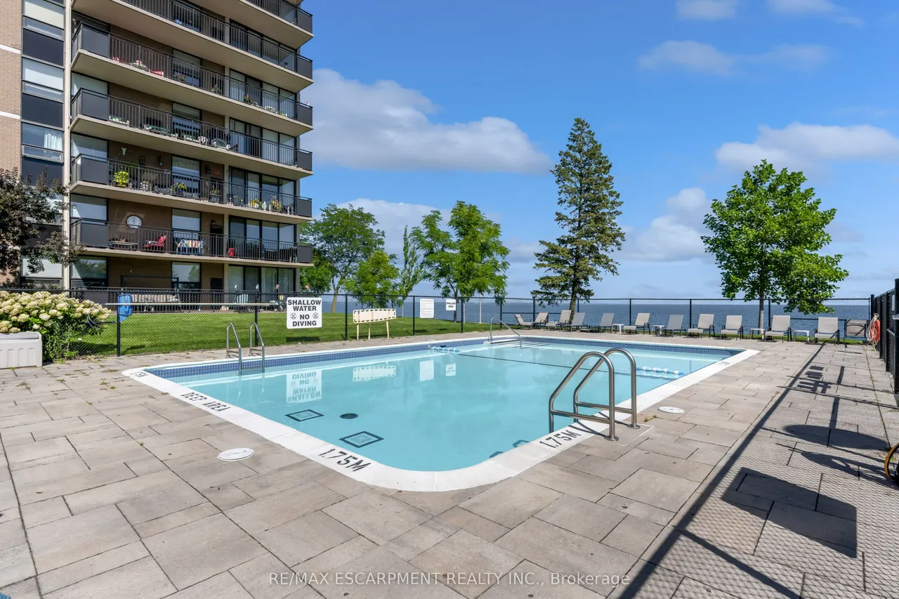 500 Green Road — photo 3