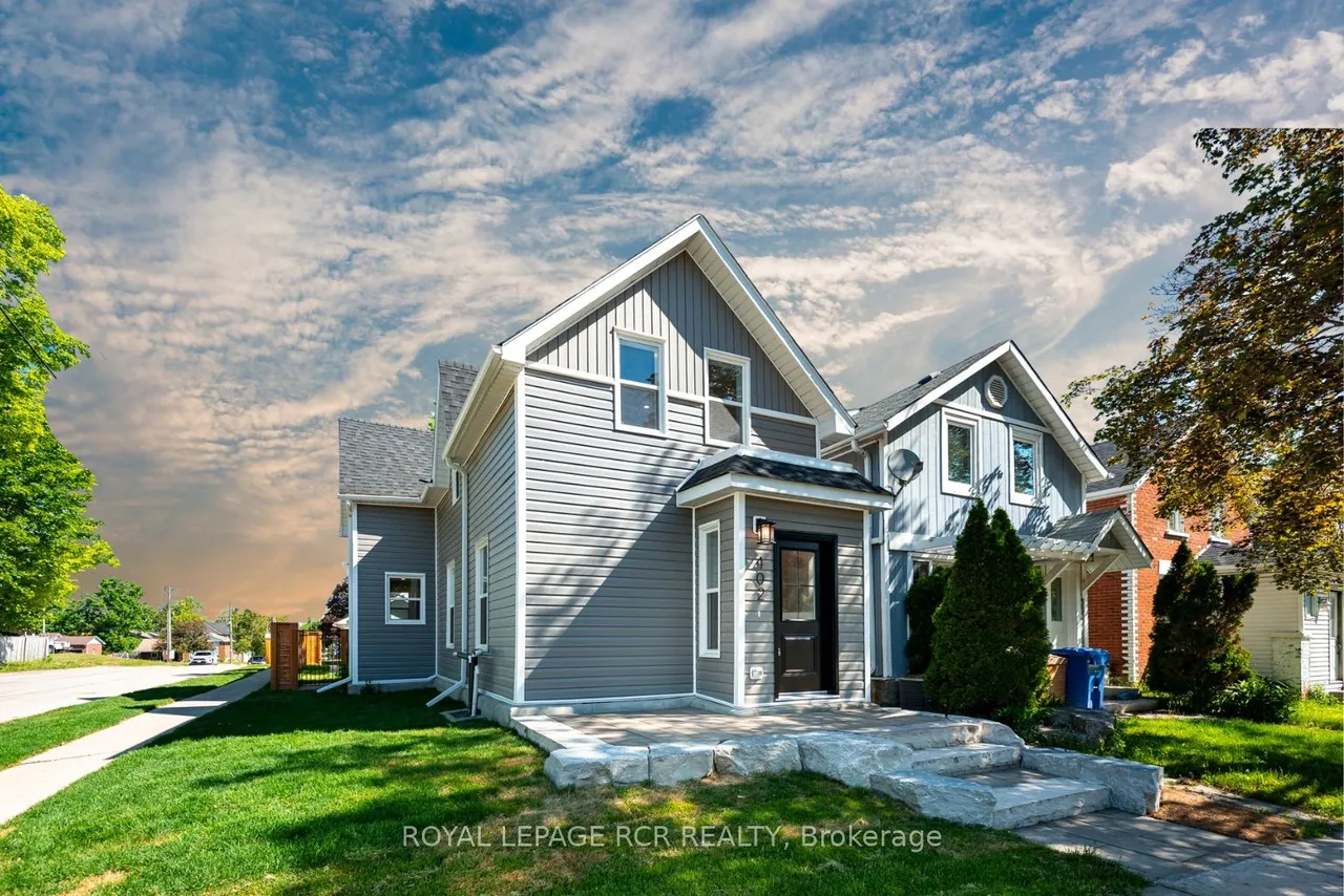 402 Main Street E