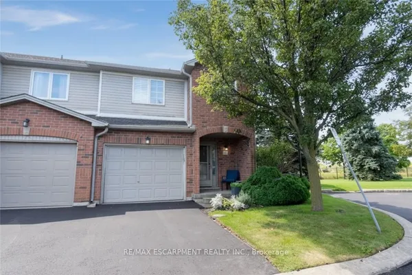 800 Paramount Drive