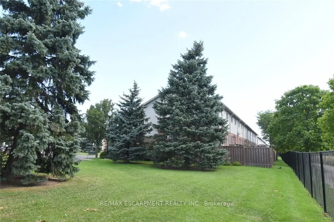 800 Paramount Drive — photo 42