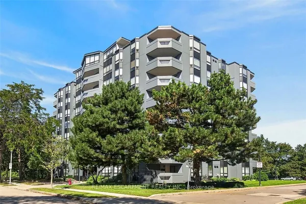 6 Village Green Boulevard