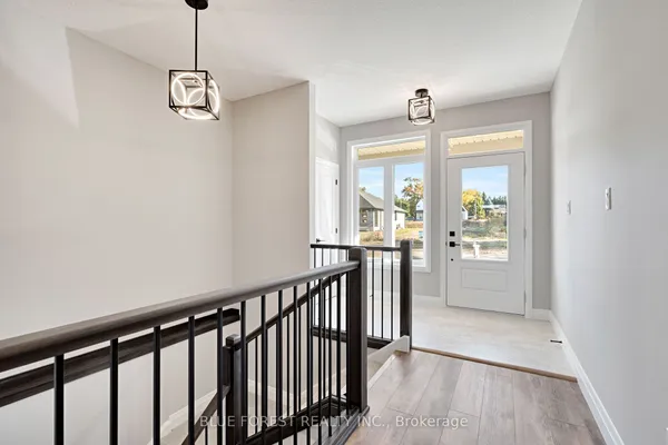 142 SHIRLEY Street — photo 2