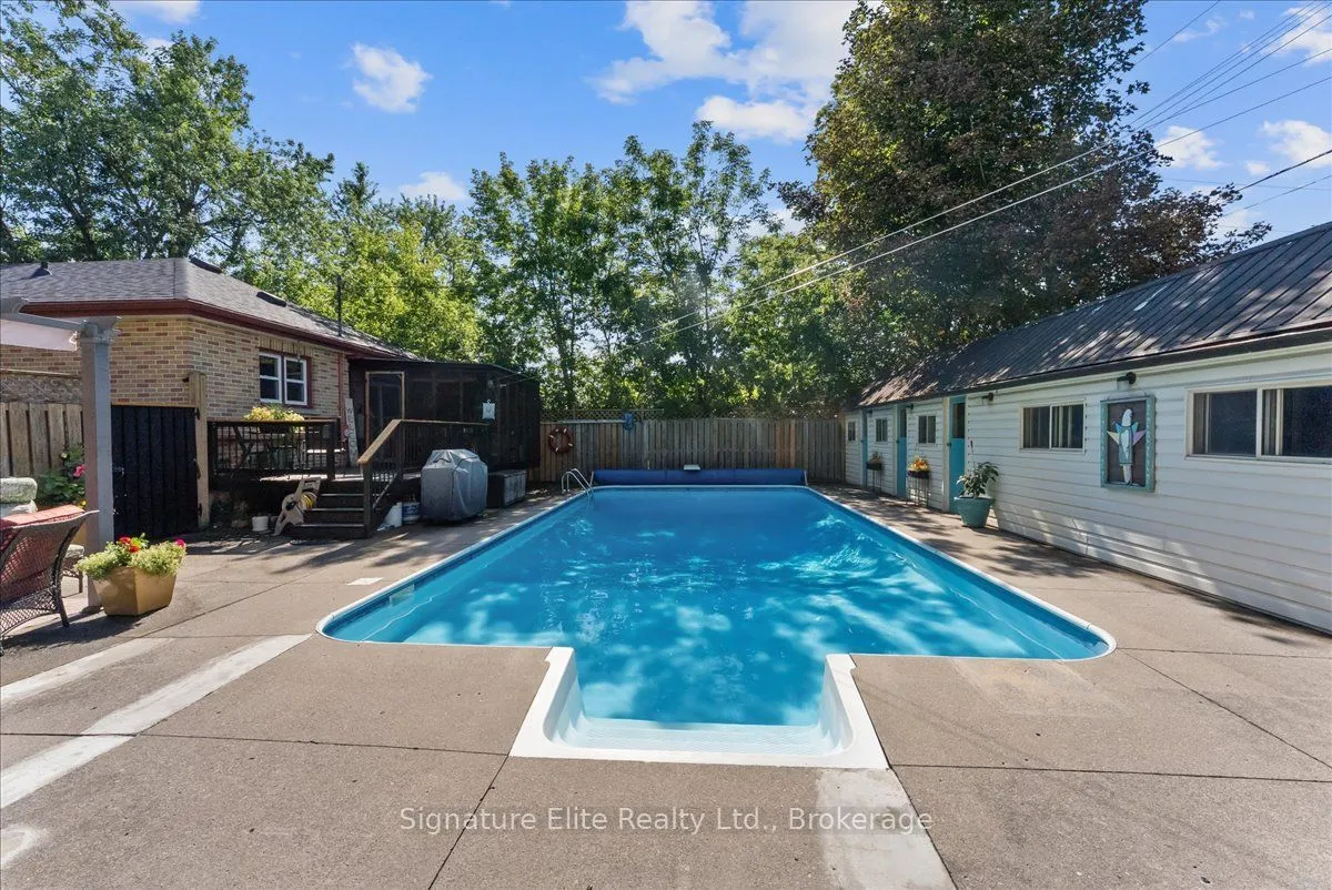 282 SWANSTON Avenue — photo 3