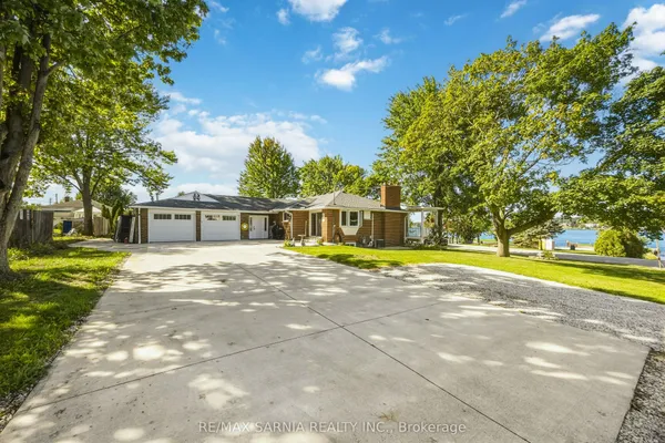 1186 St. Clair Parkway — photo 2
