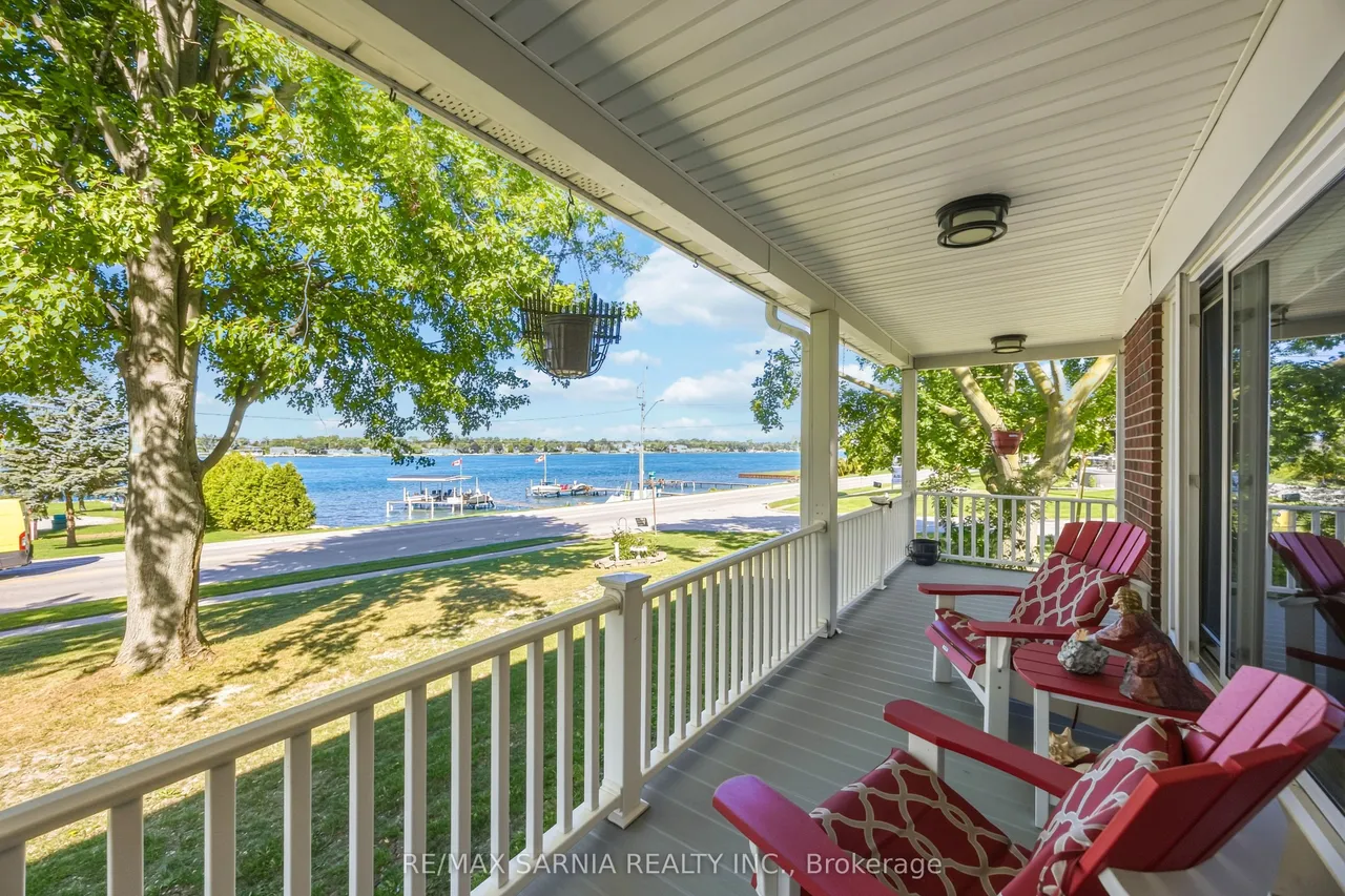 1186 St. Clair Parkway — photo 3