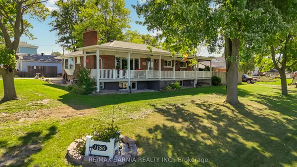 1186 St. Clair Parkway