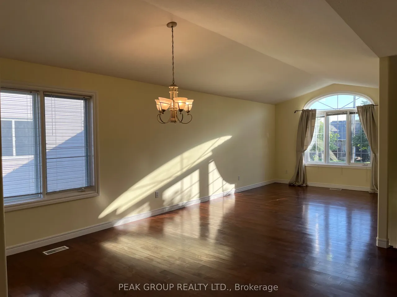 4418 CONNELL Avenue — photo 2