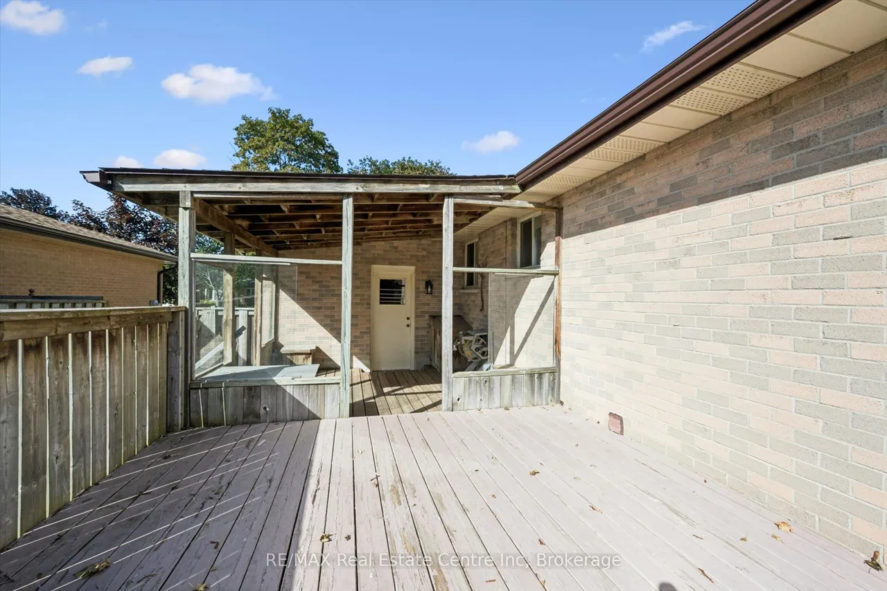 7 Countryside Crescent — photo 35