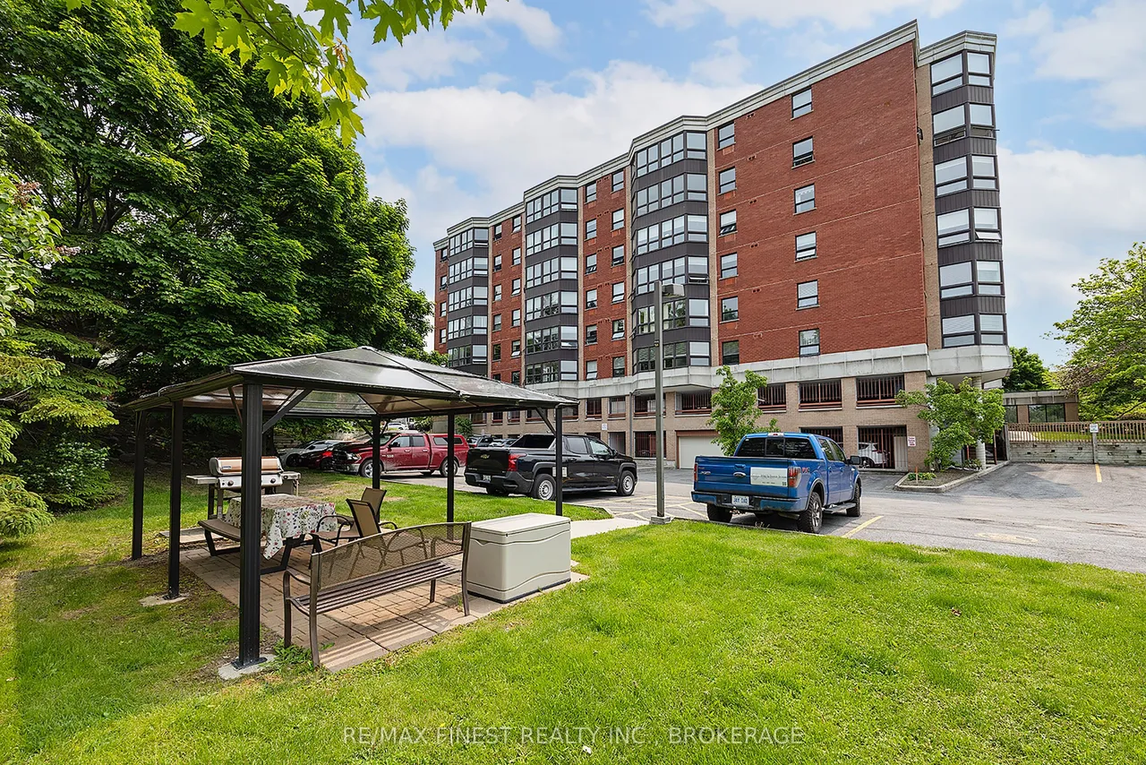 675 Davis Drive — photo 2
