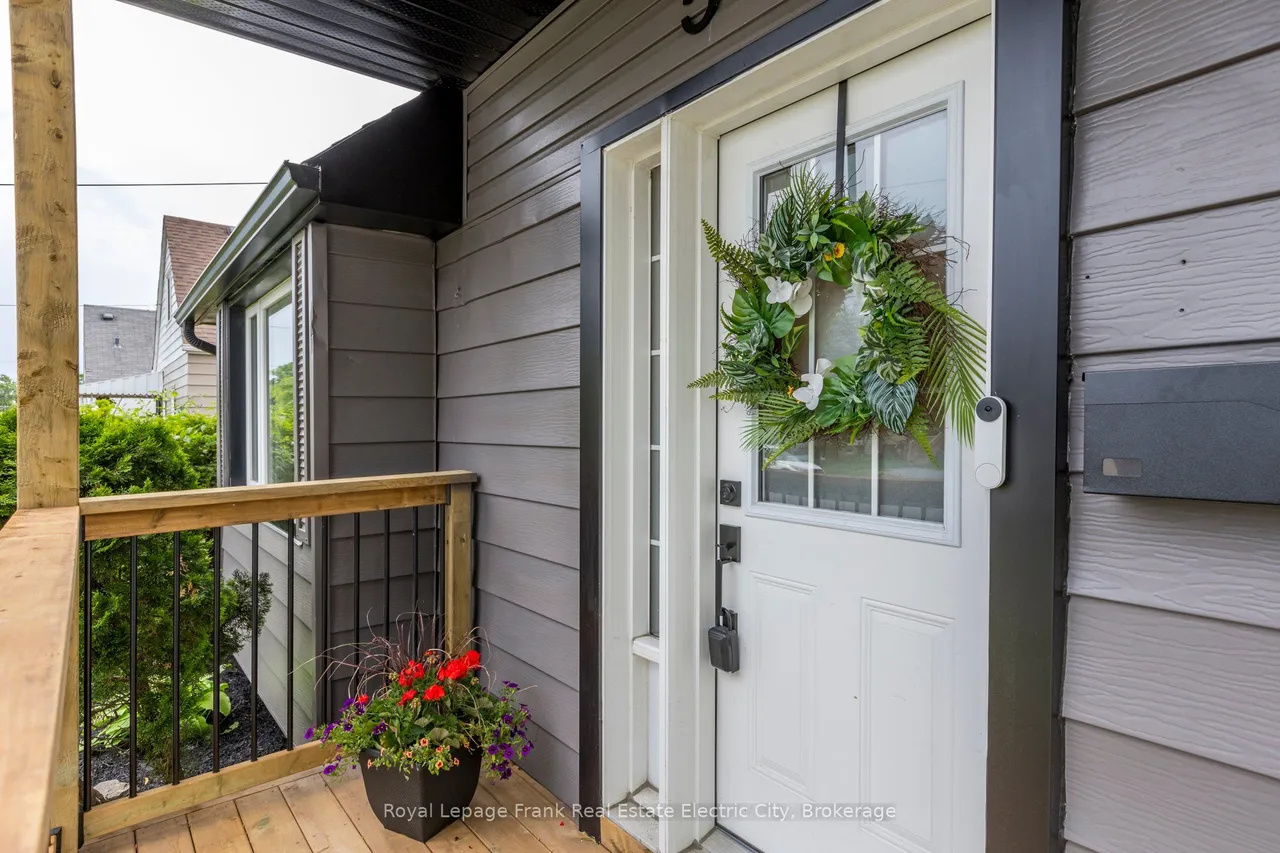 547 Rose Avenue — photo 3