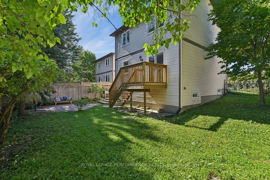 23 Liston Crescent — photo 37