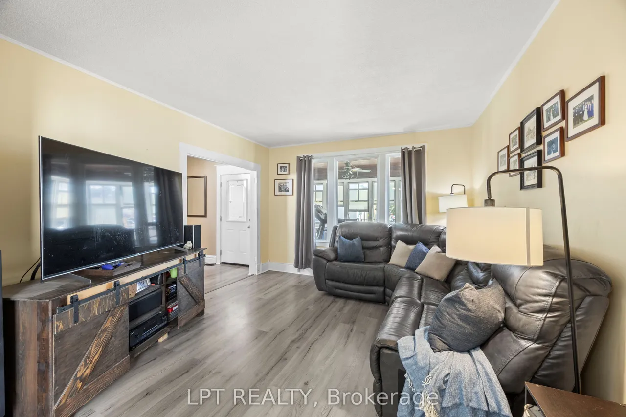 125 Curtis Street — photo 3