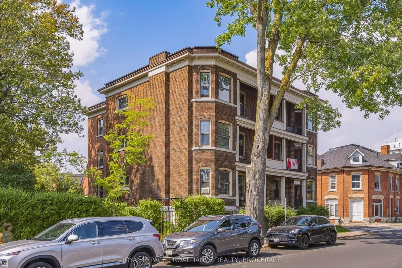 244 Barrie Street — photo 3