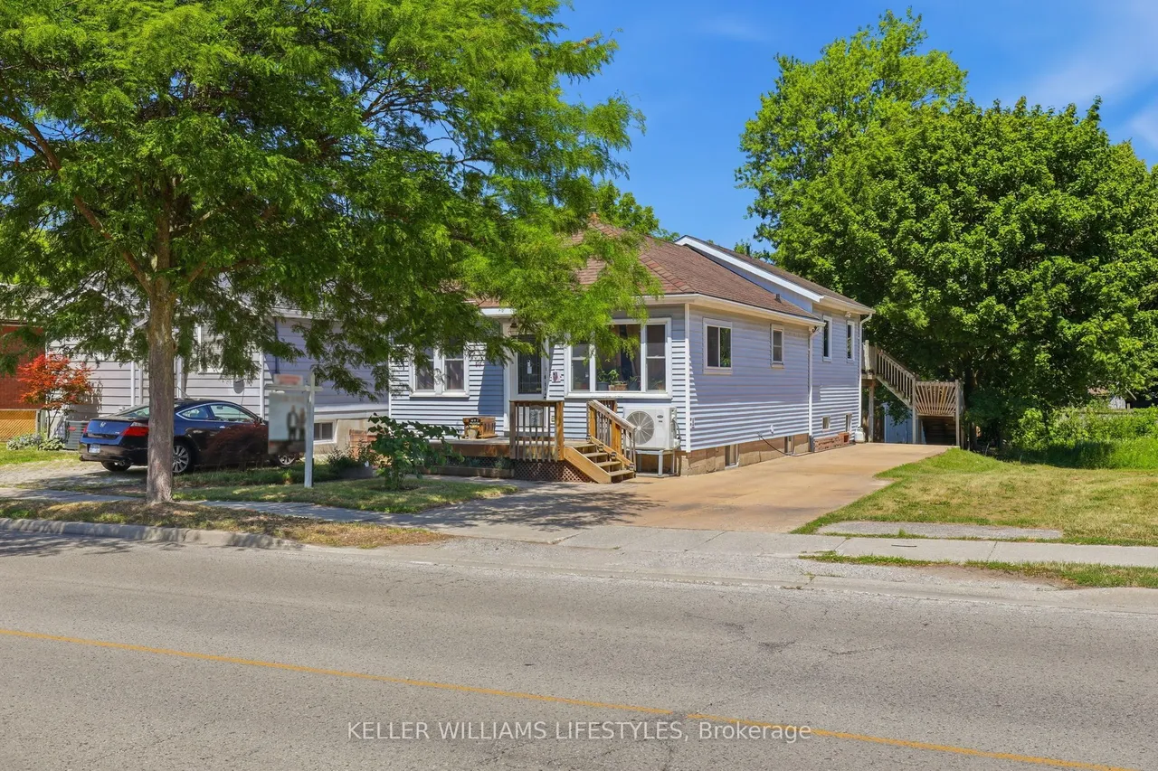 118 Emery Street W