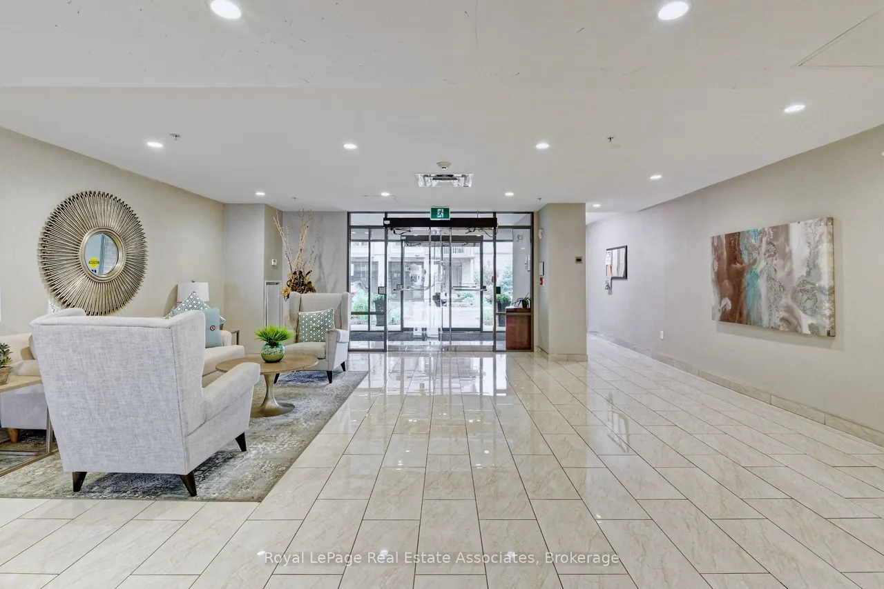 35 Southshore Crescent — photo 3