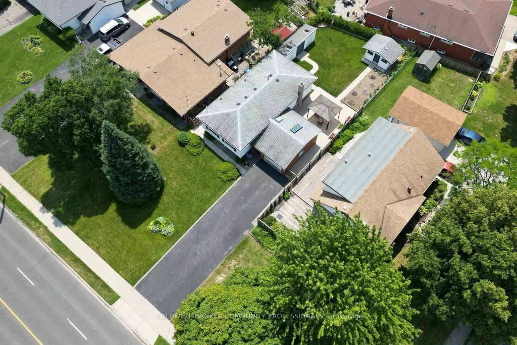 409 Mohawk Road W — photo 37