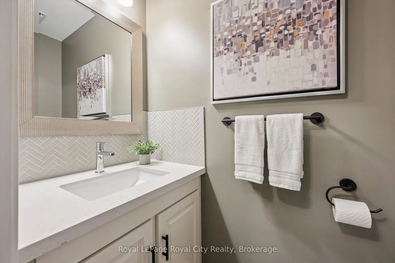 32 Thornhill Drive — photo 2