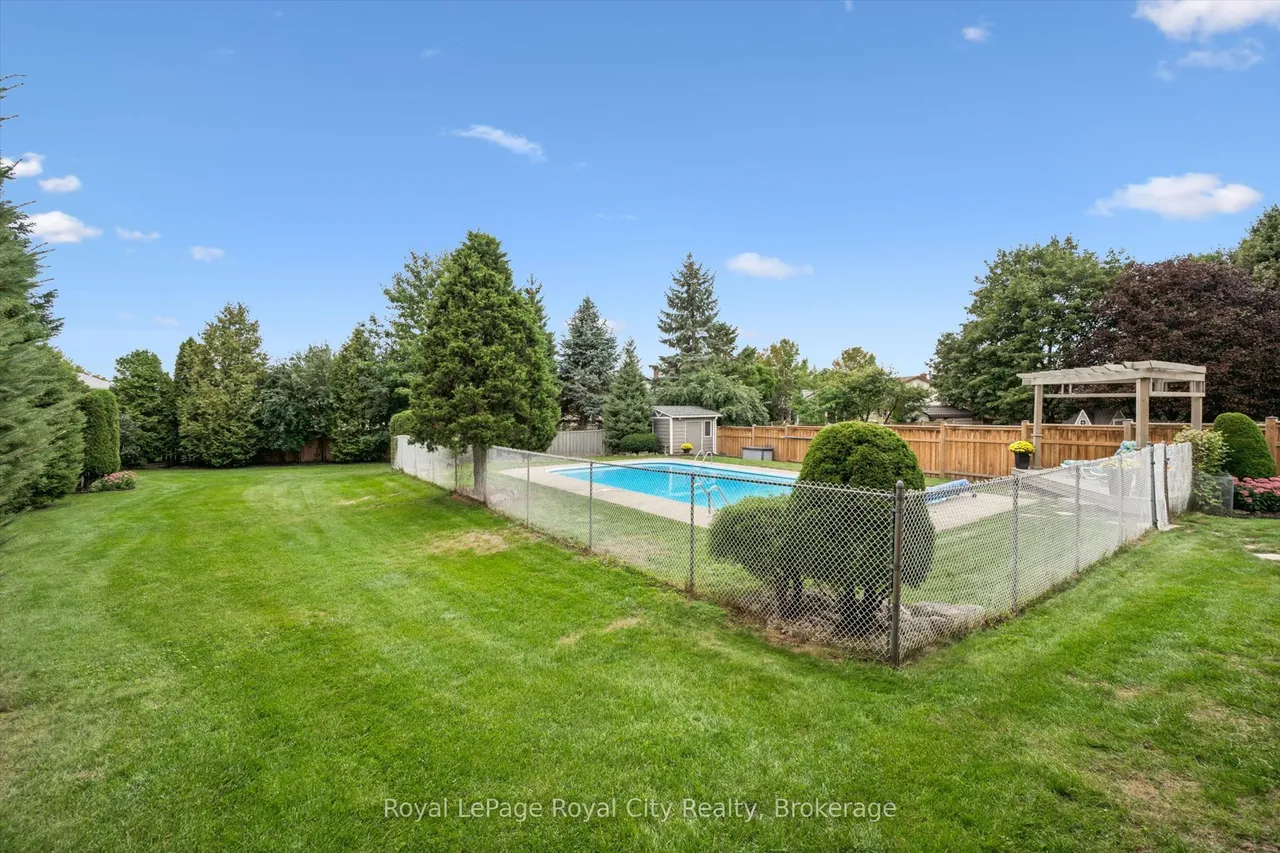 32 Thornhill Drive — photo 4