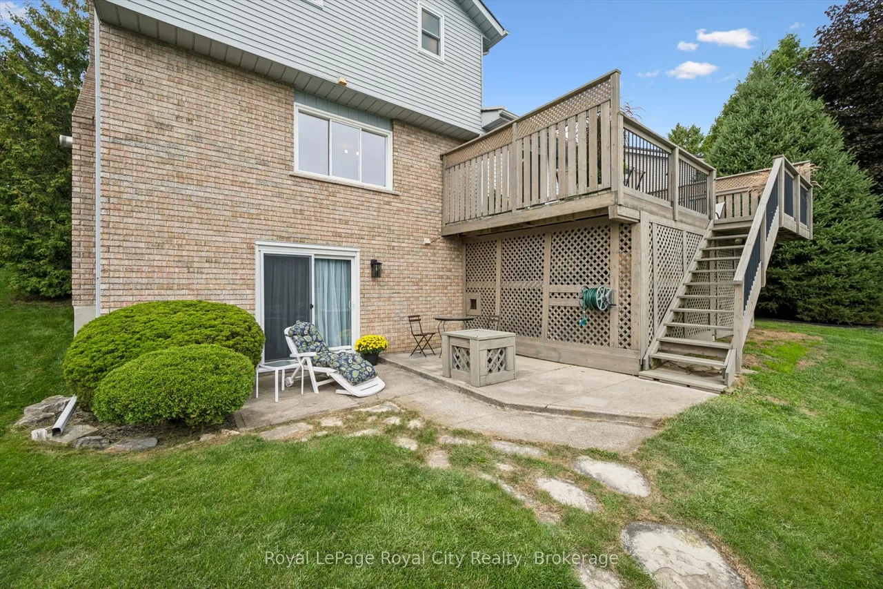 32 Thornhill Drive — photo 3