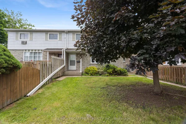 18 Oakhill Drive — photo 2