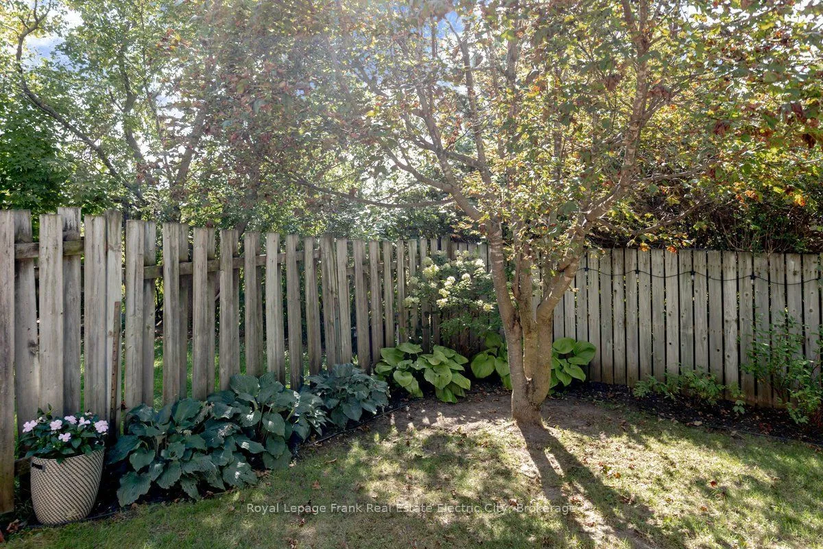 811 Mountain Ash Road — photo 38