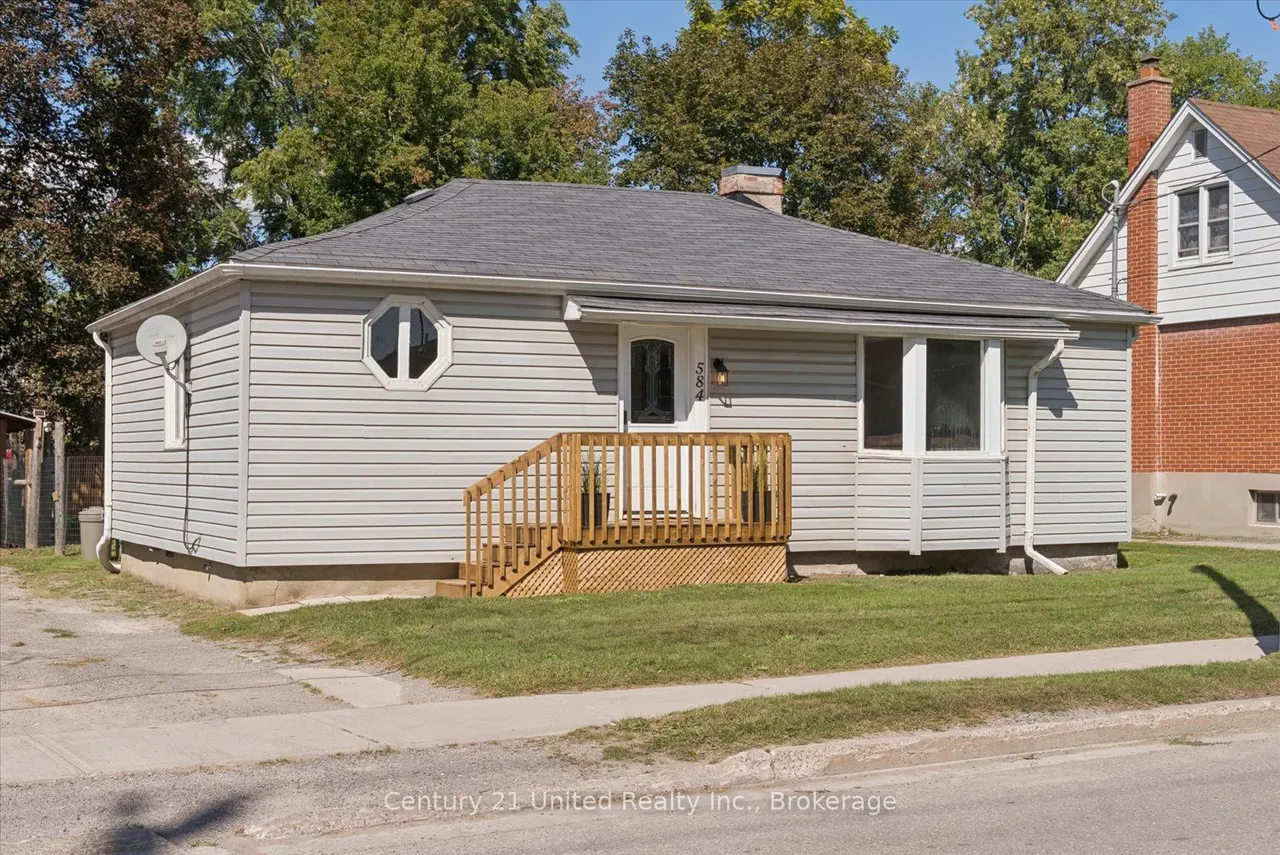 584 Wolfe Street — photo 2