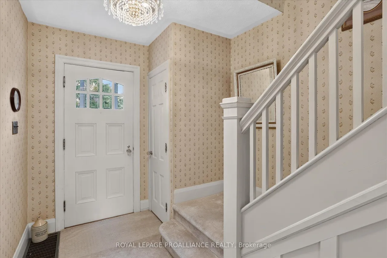 210 Aberdeen Avenue — photo 3