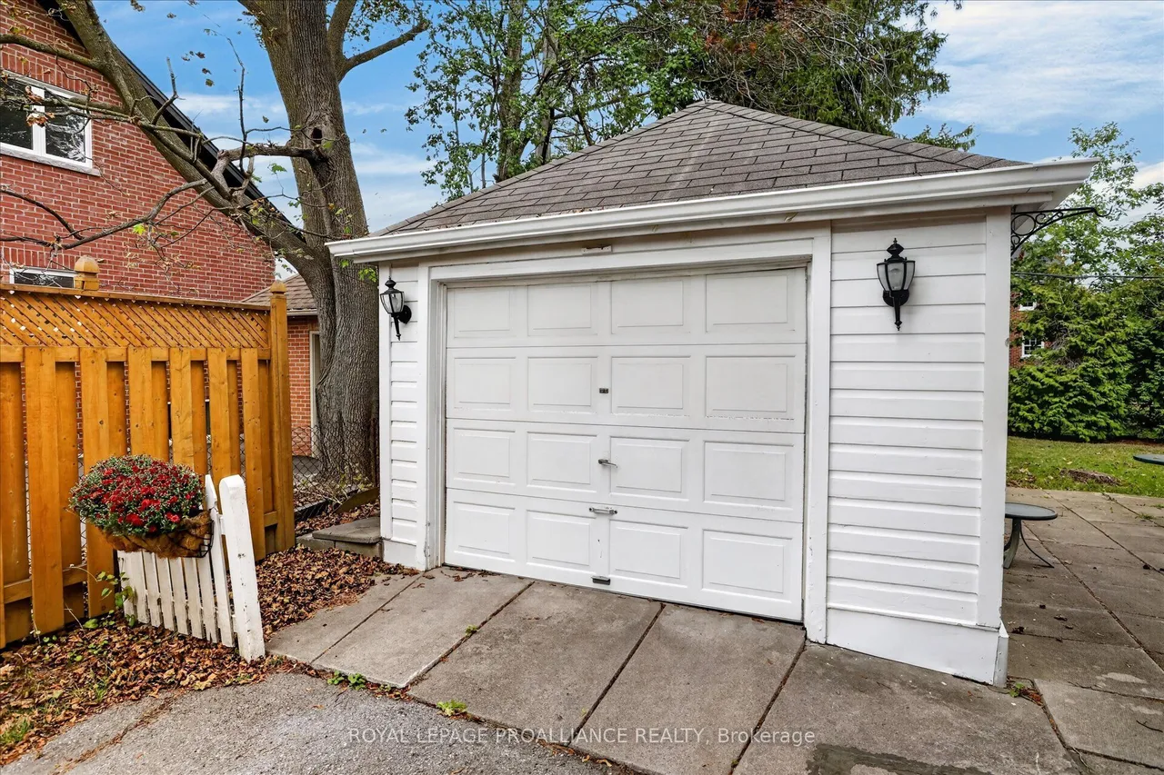 210 Aberdeen Avenue — photo 44