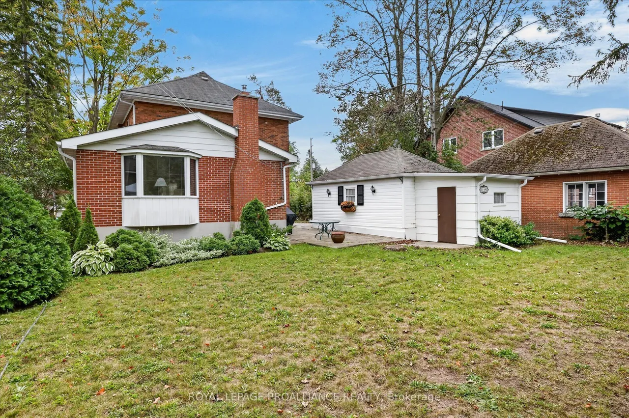 210 Aberdeen Avenue — photo 2