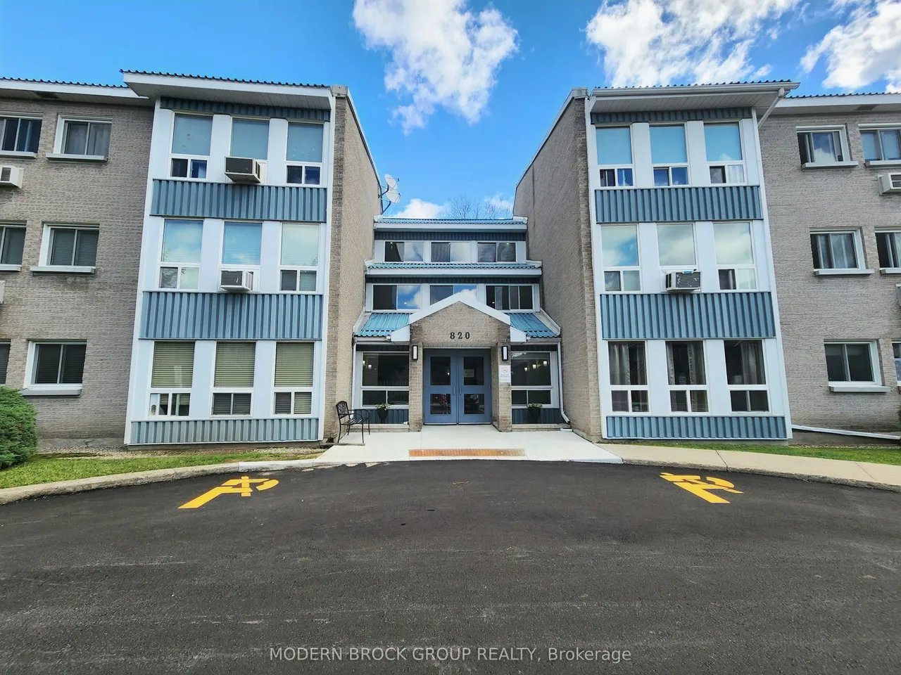 820 Laurier Boulevard, Unit 318 — photo 3